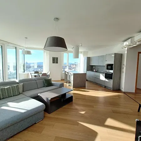 Sag Panorama Apartment 3 Rooms 19Th Floor Great View Free Parking