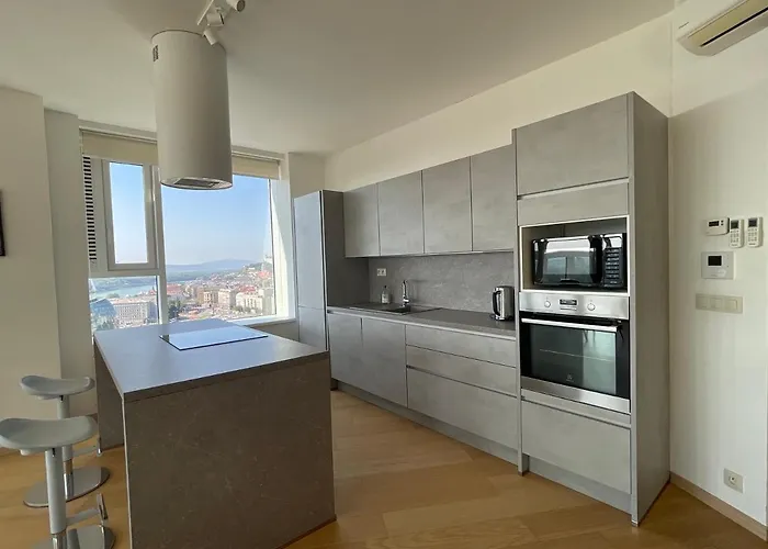 Sag Panorama 3 19th Floor Great View Free Parking 아파트